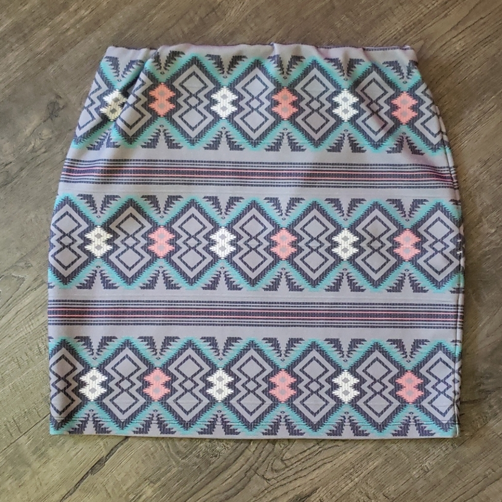 🌵 Aztec/tribal print skirt